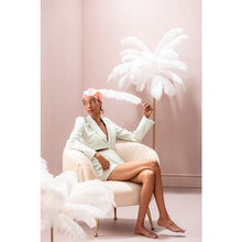 Load image into Gallery viewer, Borðlampi Hvítar Fjaðrir 60 cm