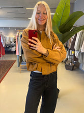 Load image into Gallery viewer, Jakki Simone Brúnn