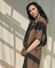 Load image into Gallery viewer, Blússa Cille Brún