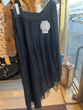 Load image into Gallery viewer, Pils Oui