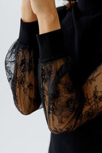 Load image into Gallery viewer, Peysa með Blúndu Svört