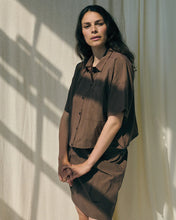 Load image into Gallery viewer, Blússa Cille Brún