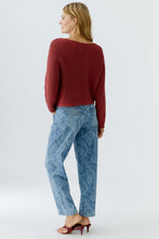 Load image into Gallery viewer, Peysa Oui Rauð