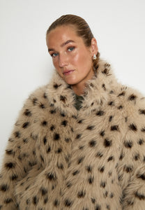 Faux loðjakki