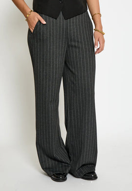 Buxur Kendall Gráar Teinóttar