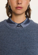 Load image into Gallery viewer, Peysa Camilla Blá