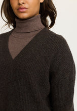 Load image into Gallery viewer, Peysa West Brún