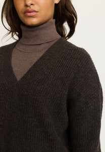 Peysa West Brún