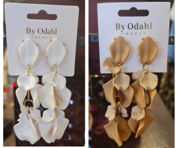 Eyrnalokkar By Odahl - Hvítir / beige