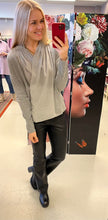 Load image into Gallery viewer, Silki peysa