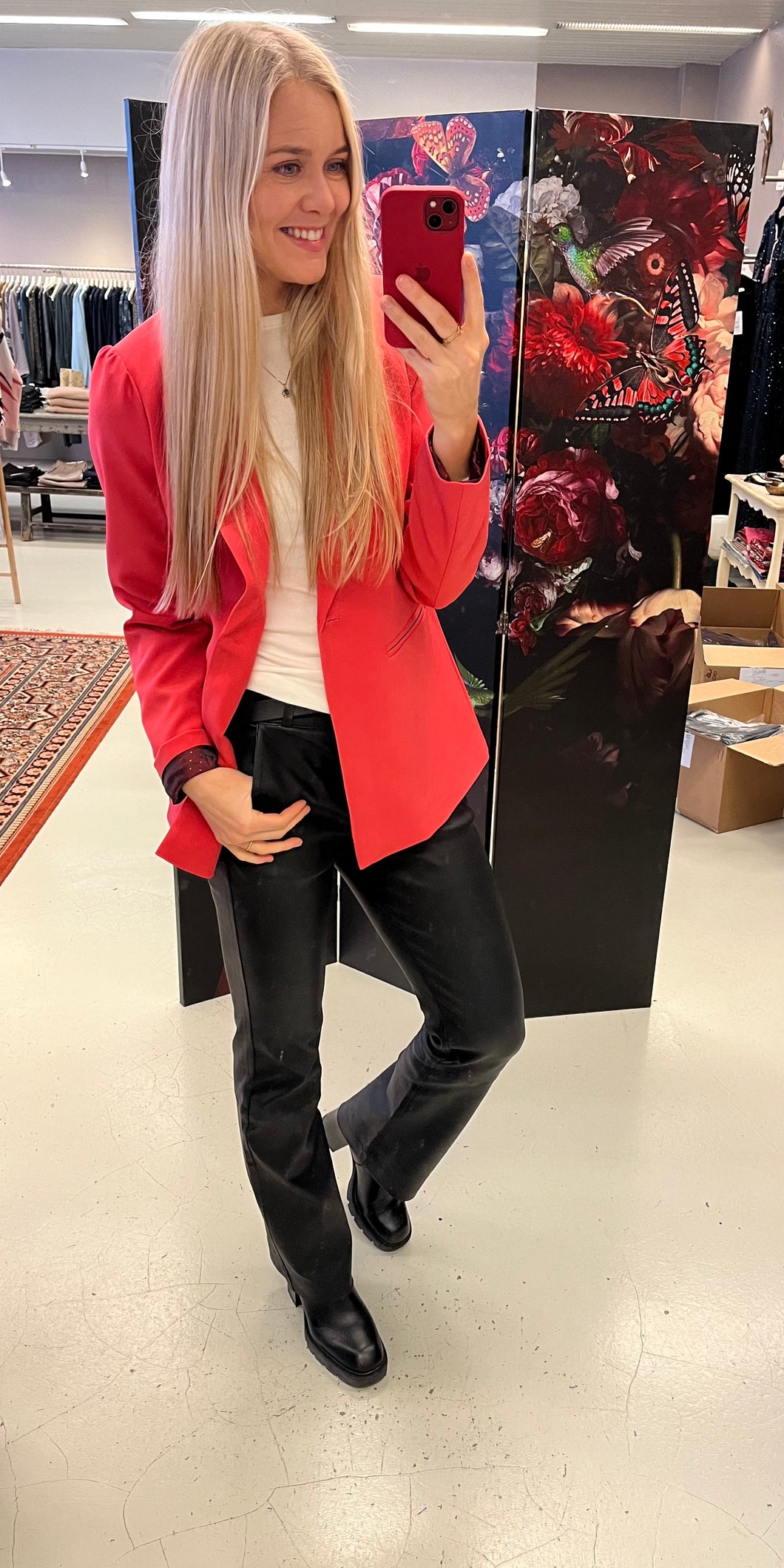 Jakki Chanina Bleikur