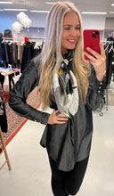 Load image into Gallery viewer, Sjal Selir - Silki