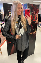 Load image into Gallery viewer, Sjal Selir - Silki