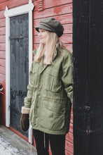 Load image into Gallery viewer, Sixpensari  Regina Sr. - Harris Tweed (grænn)