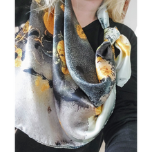 Load image into Gallery viewer, Sjal Skófir - Silki